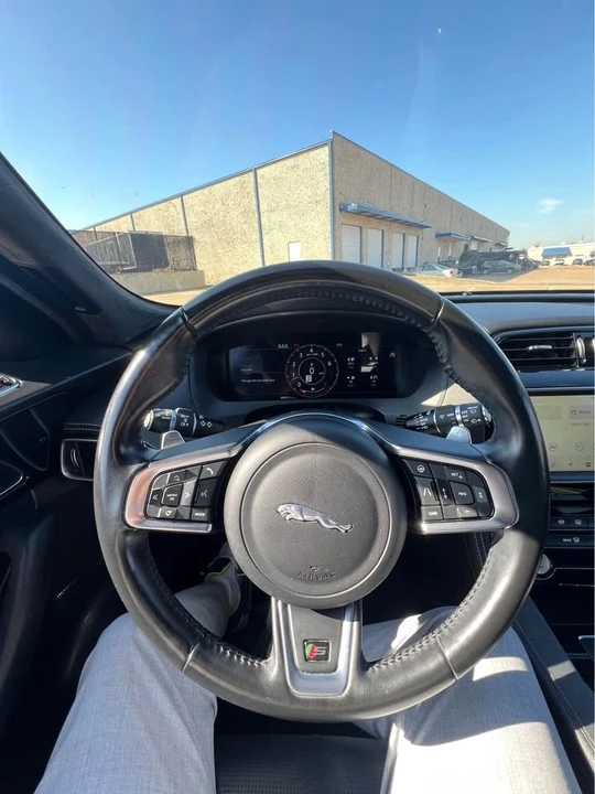 2019 Jaguar F-Pace - Image 8 of 9