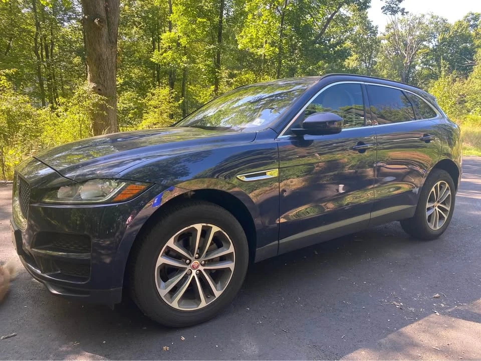 2019 Jaguar F-Pace - Image 2 of 10