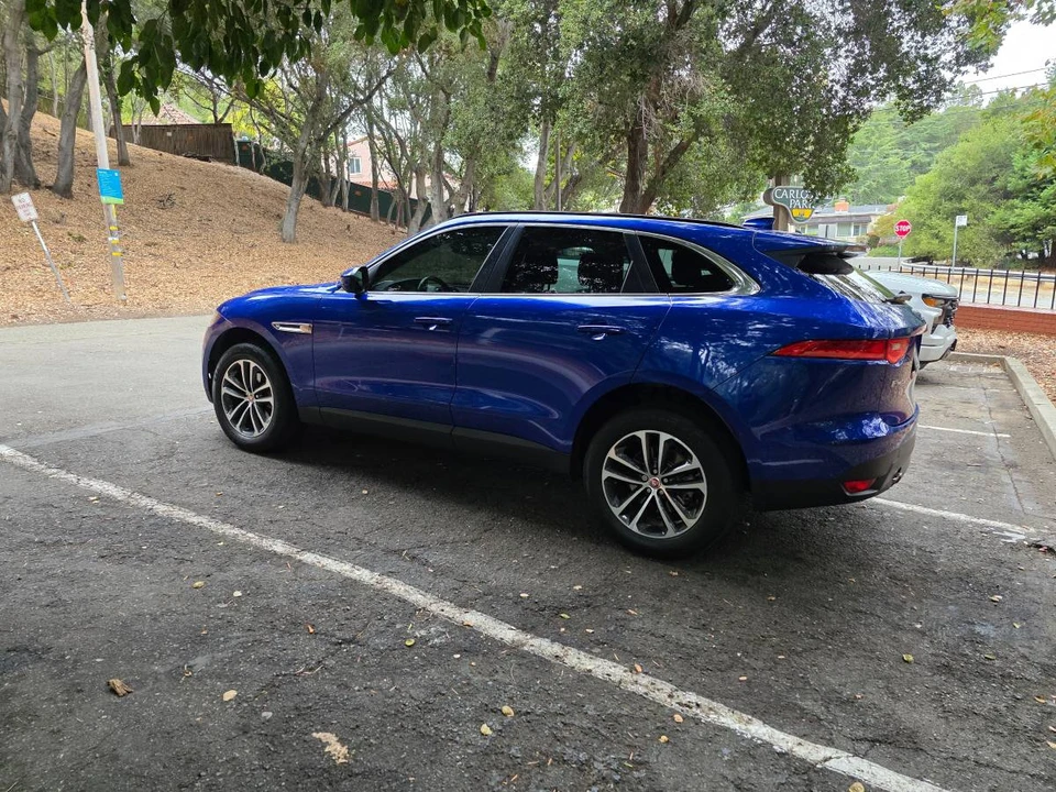 2019 Jaguar F-Pace - Image 2 of 6