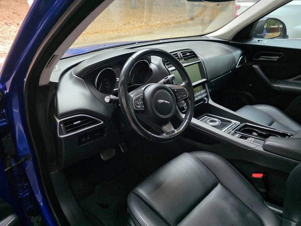 2019 Jaguar F-Pace - Image 6 of 6