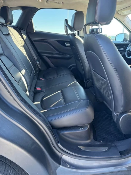 2019 Jaguar F-Pace - Image 4 of 10