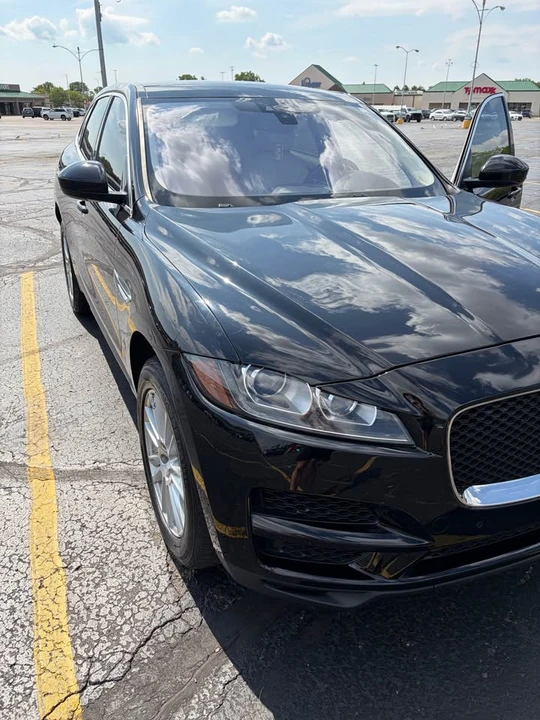 2019 Jaguar F-Pace - Image 7 of 20