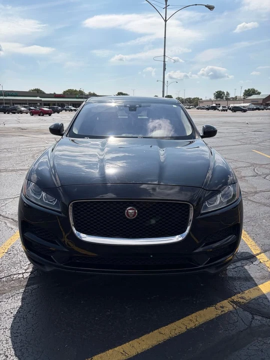 2019 Jaguar F-Pace - Image 2 of 20