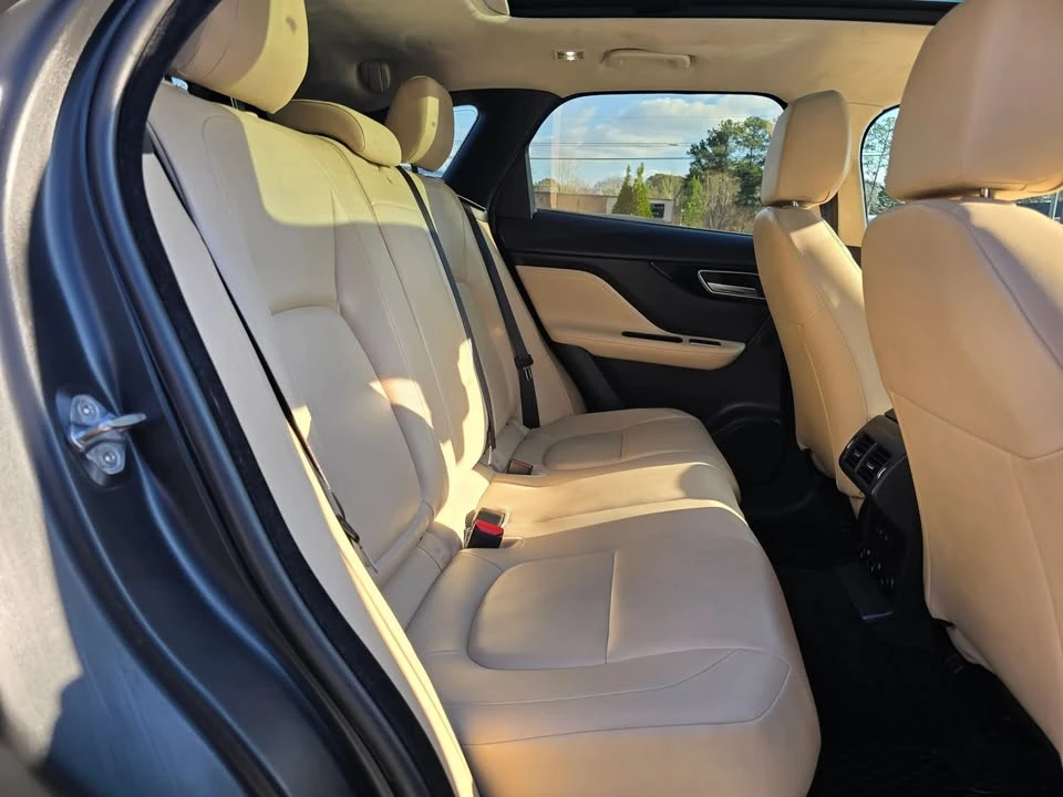 2019 Jaguar F-Pace - Image 16 of 20