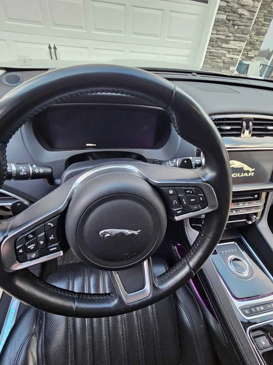 2019 Jaguar F-Pace - Image 2 of 8