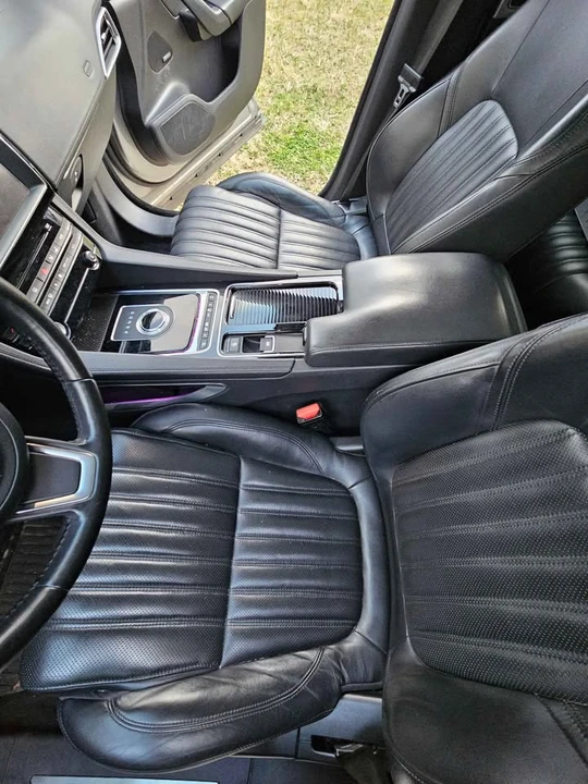 2019 Jaguar F-Pace - Image 5 of 8