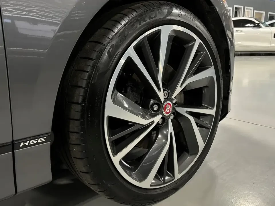 2019 Jaguar I-Pace - Image 8 of 20