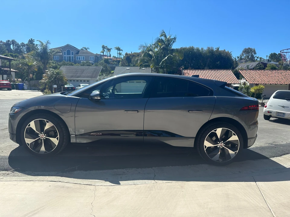 2019 Jaguar I-Pace - Image 13 of 31