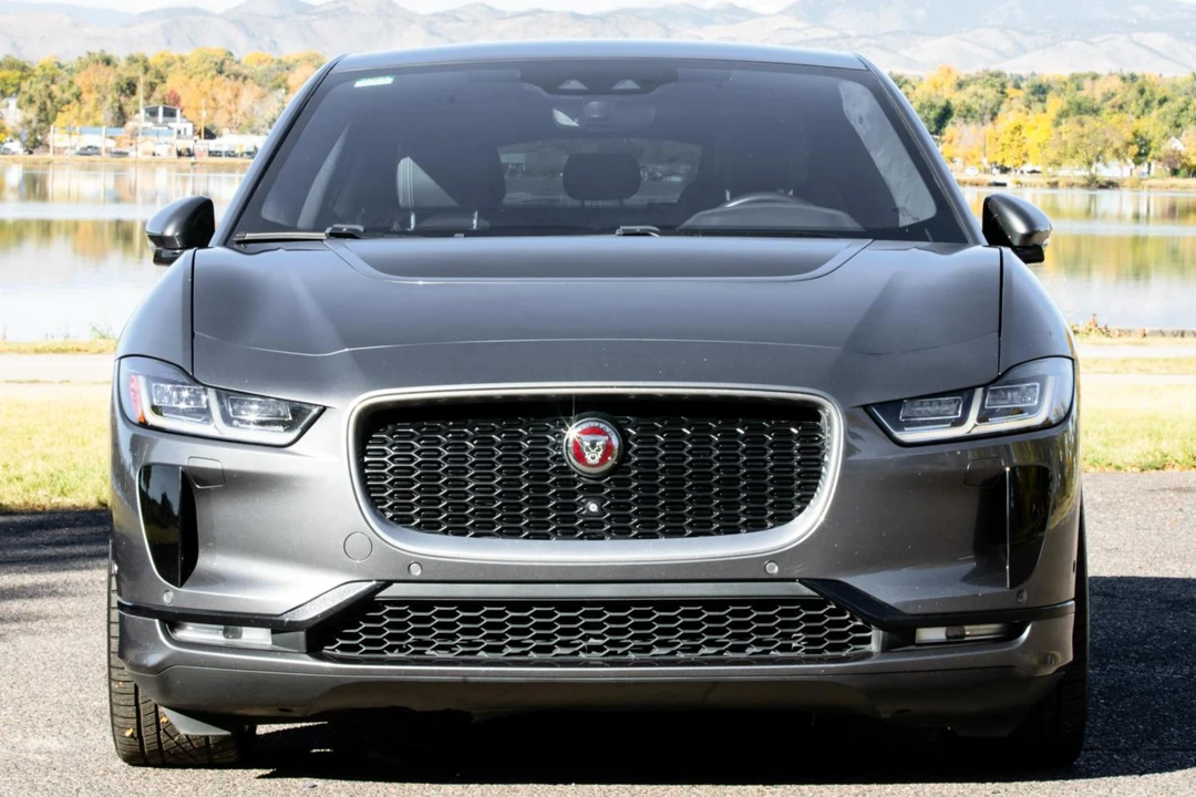 2019 Jaguar I-Pace - Image 2 of 31