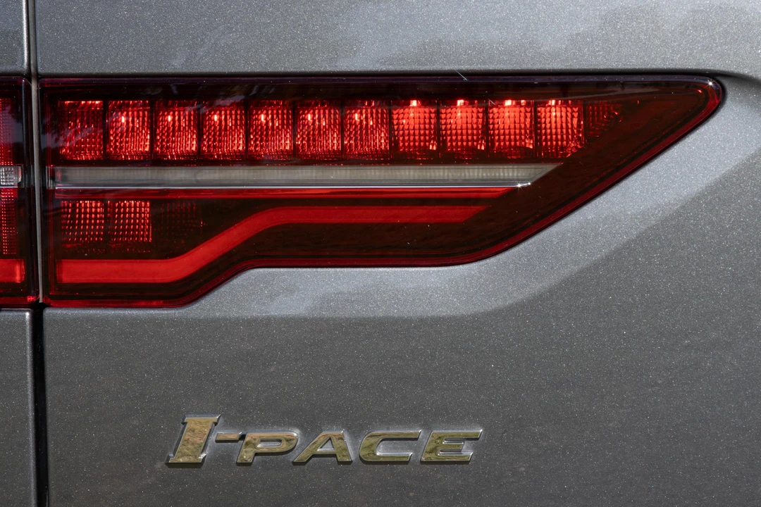 2019 Jaguar I-Pace - Image 27 of 31