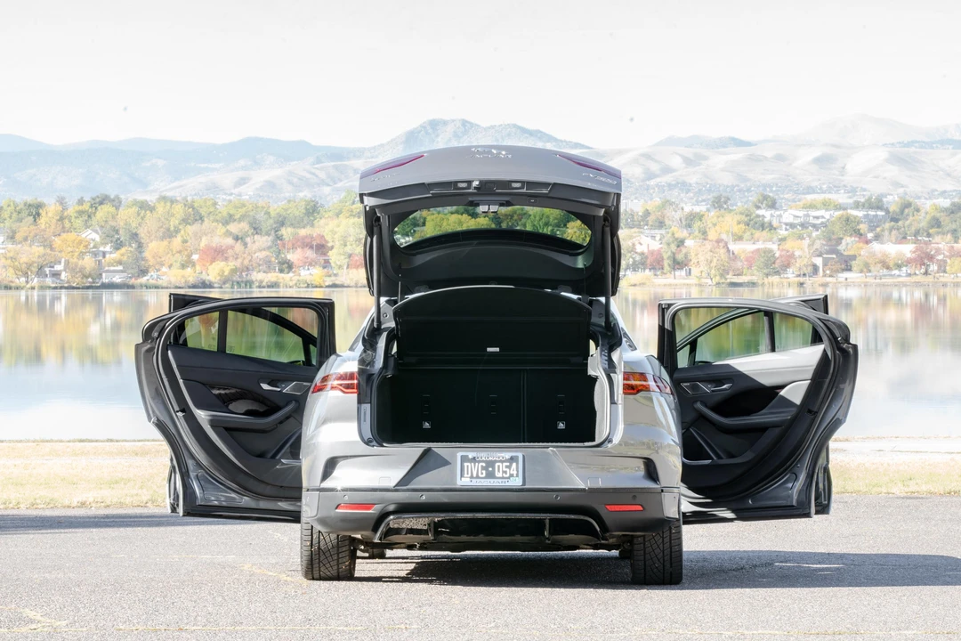 2019 Jaguar I-Pace - Image 18 of 31