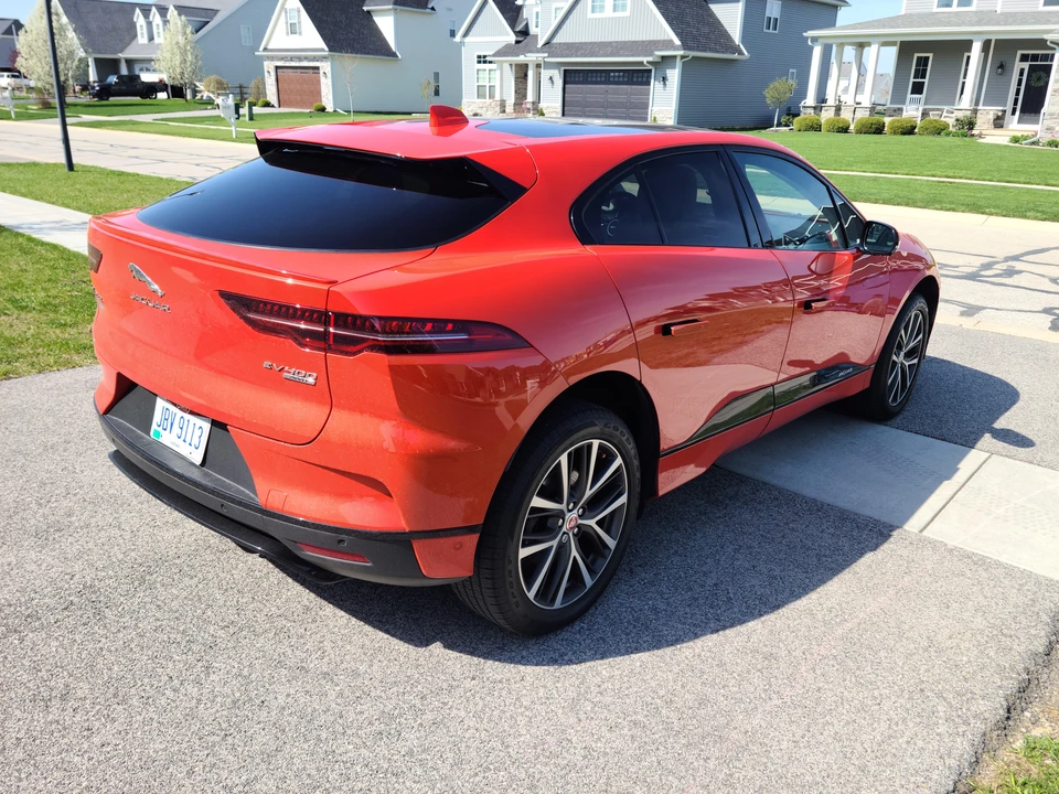 2019 Jaguar I-Pace - Image 16 of 31