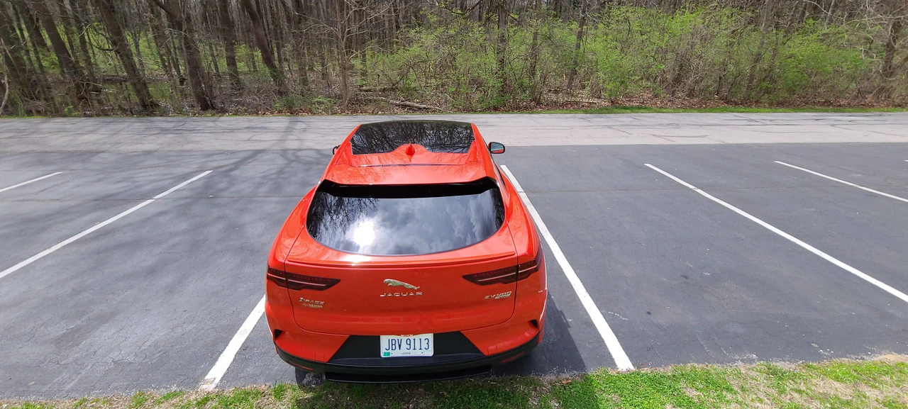 2019 Jaguar I-Pace - Image 15 of 31
