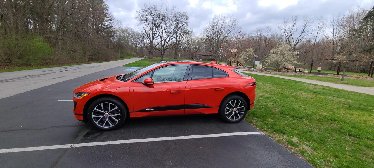 2019 Jaguar I-Pace - Image 12 of 31