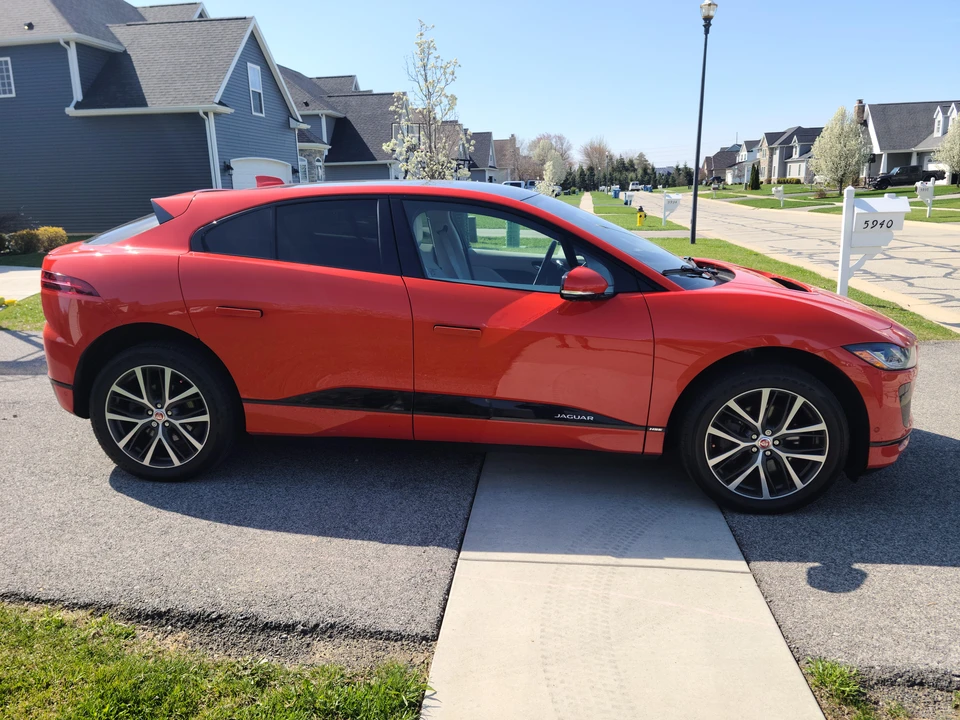 2019 Jaguar I-Pace - Image 18 of 31