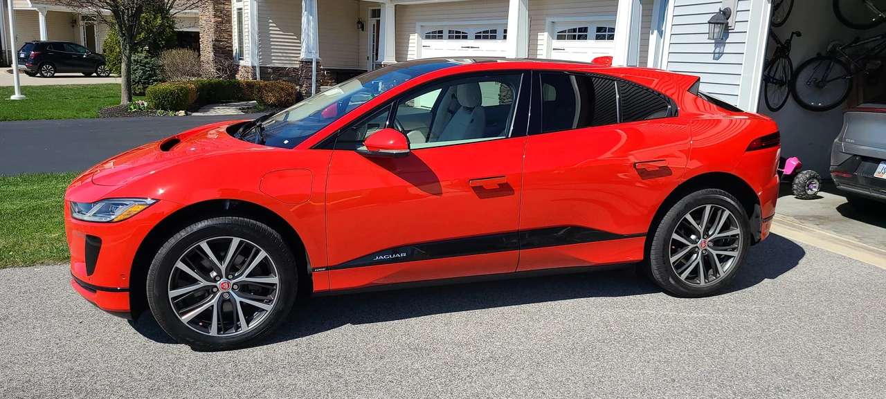 2019 Jaguar I-Pace - Image 11 of 31