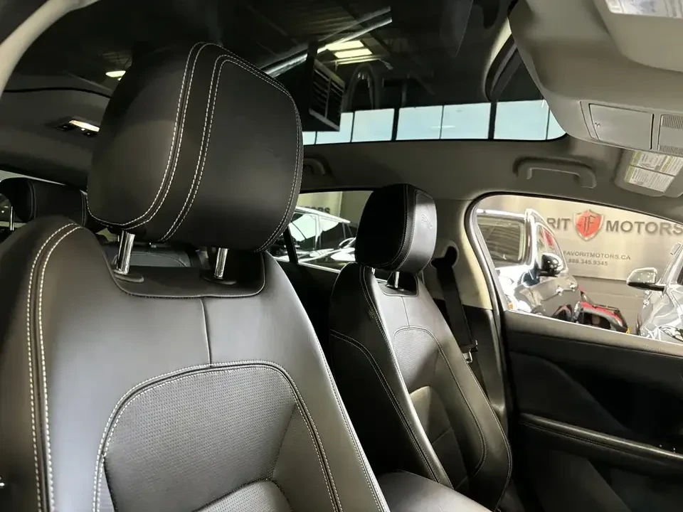 2019 Jaguar I-Pace - Image 12 of 19