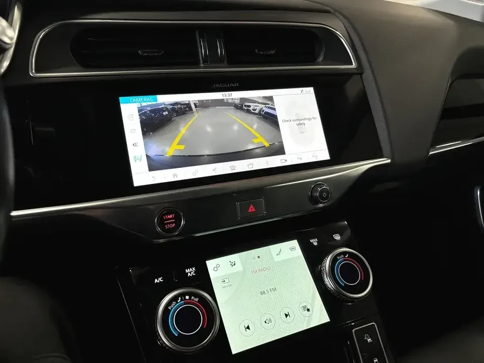 2019 Jaguar I-Pace - Image 17 of 19