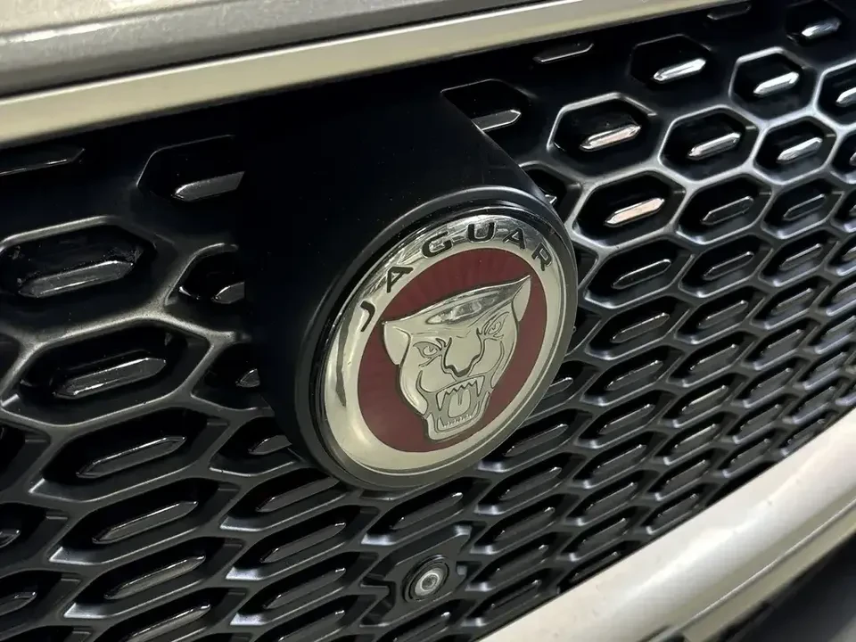 2019 Jaguar I-Pace - Image 2 of 19
