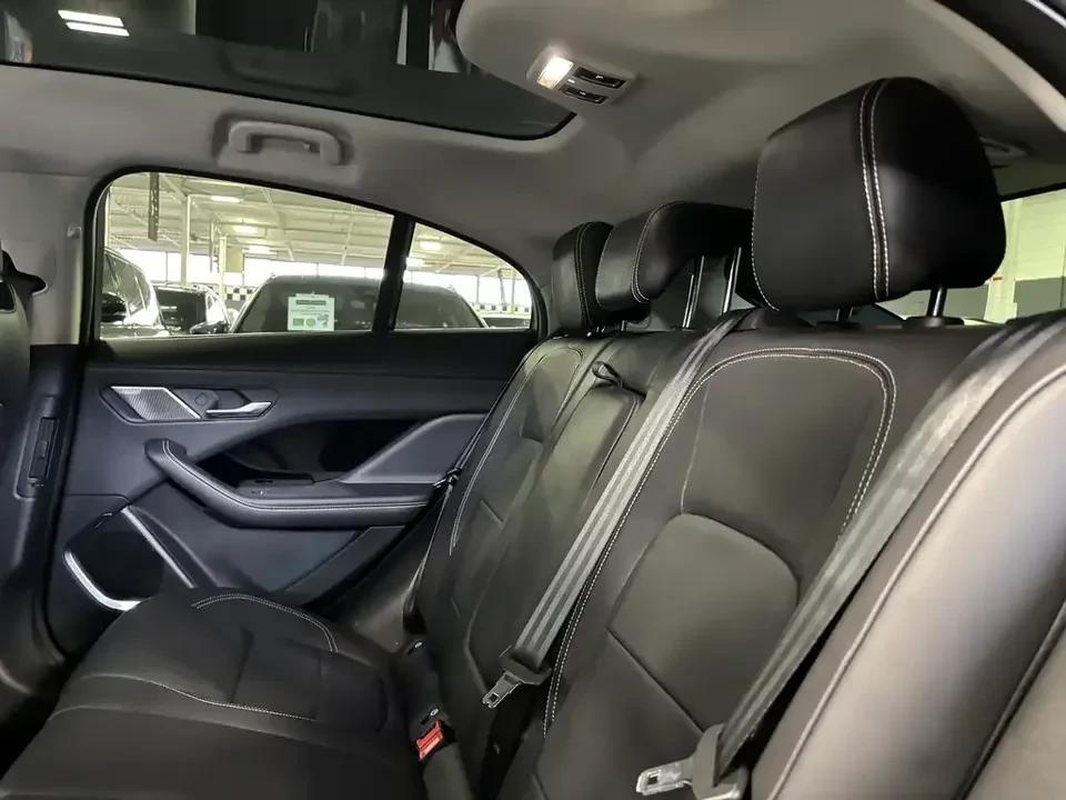 2019 Jaguar I-Pace - Image 13 of 19