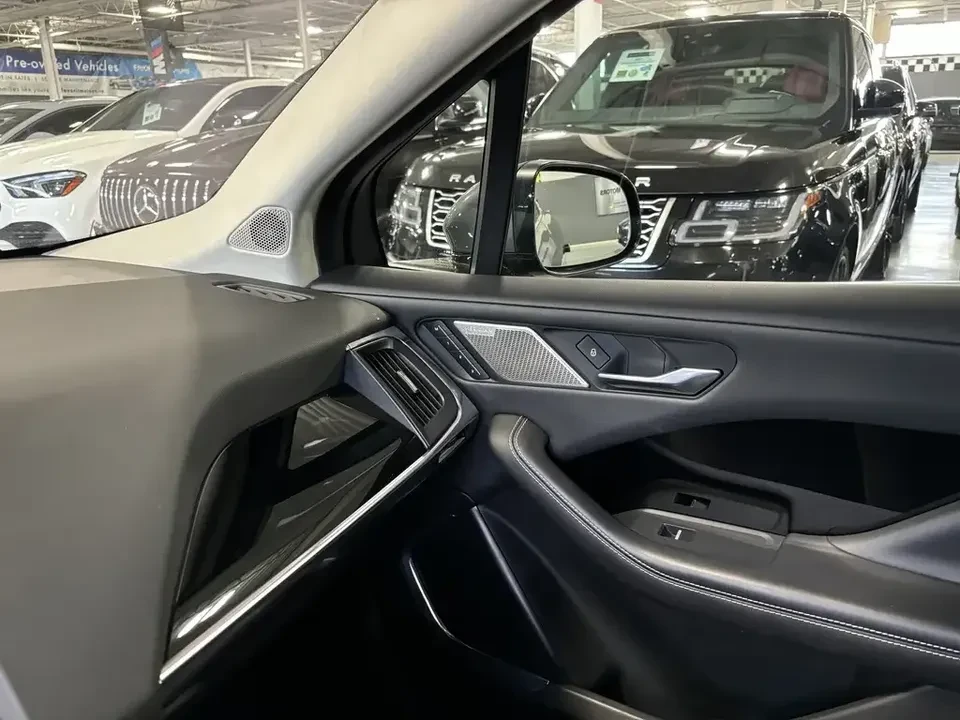 2019 Jaguar I-Pace - Image 15 of 19