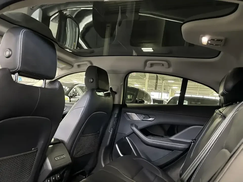 2019 Jaguar I-Pace - Image 14 of 19