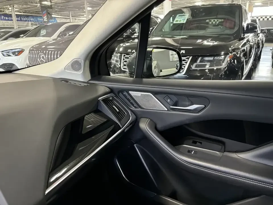 2019 Jaguar I-Pace - Image 12 of 19
