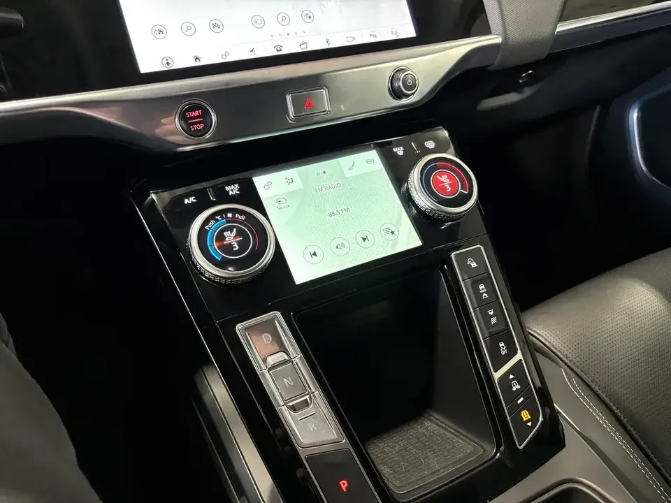2019 Jaguar I-Pace - Image 11 of 19