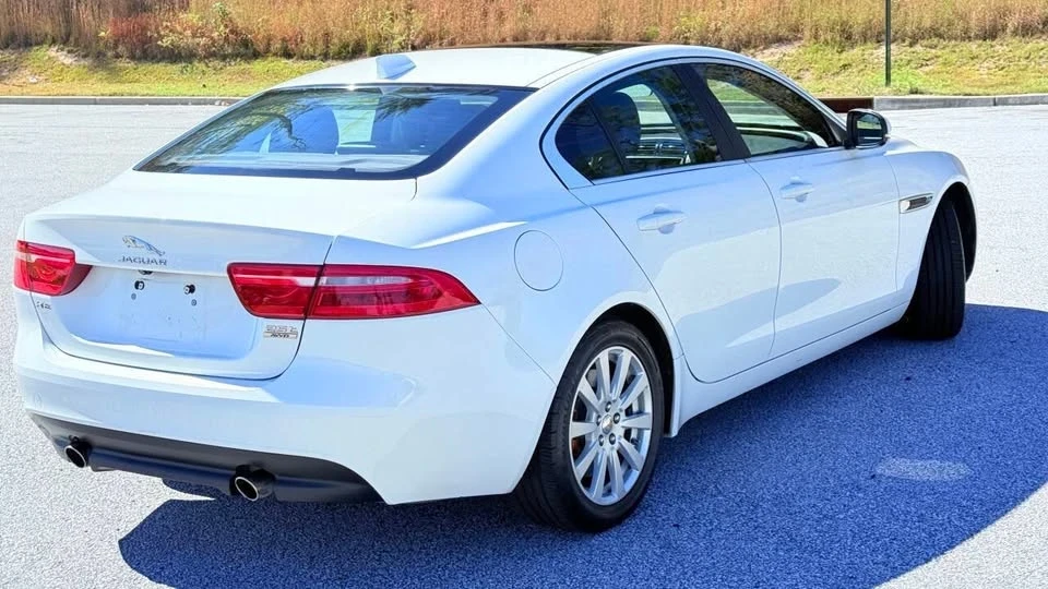 2019 Jaguar XE - Image 3 of 17