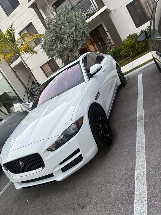 2019 Jaguar XE - Image 3 of 3