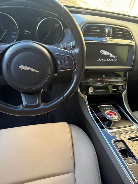 2019 Jaguar XE - Image 2 of 10