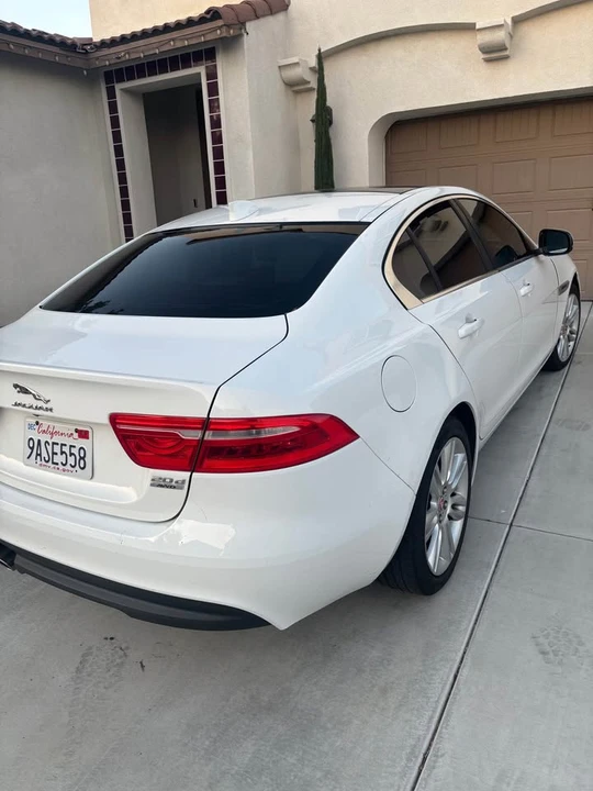 2019 Jaguar XE - Image 4 of 12