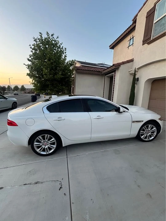2019 Jaguar XE - Image 2 of 12