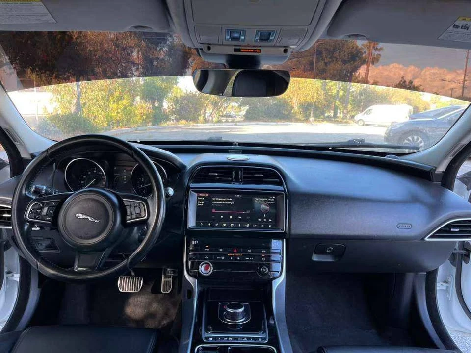 2019 Jaguar XE - Image 14 of 20