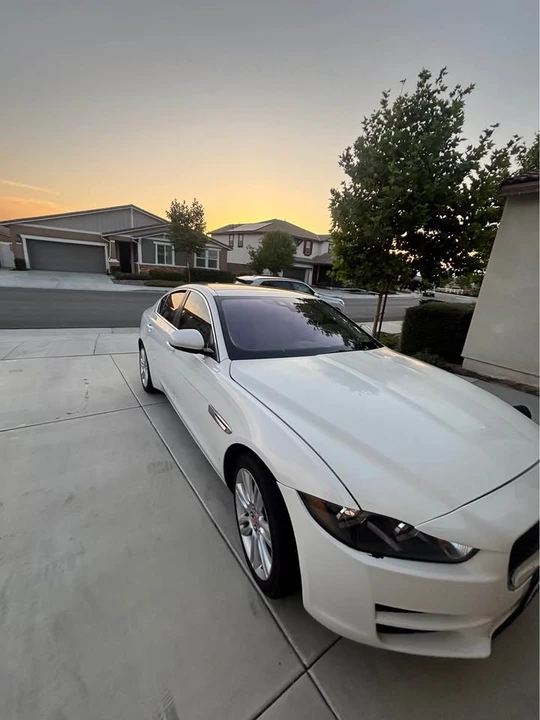 2019 Jaguar XE - Image 3 of 12
