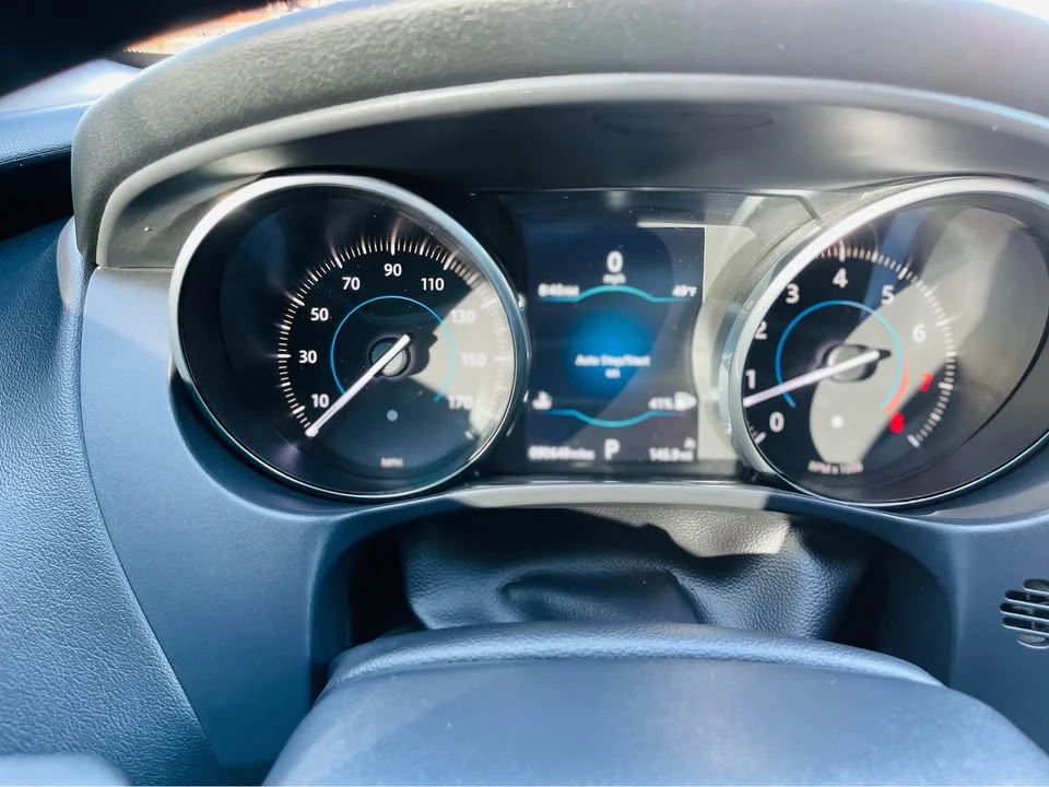 2019 Jaguar XE - Image 14 of 20
