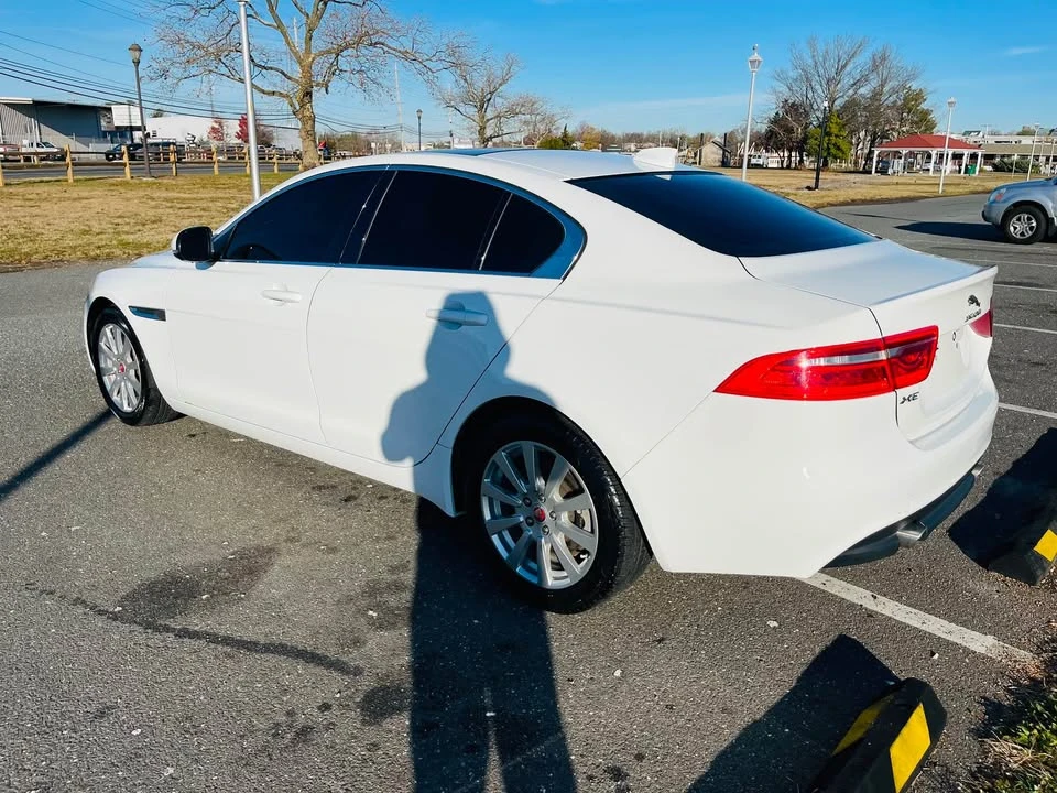2019 Jaguar XE - Image 2 of 20