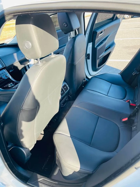 2019 Jaguar XE - Image 16 of 20