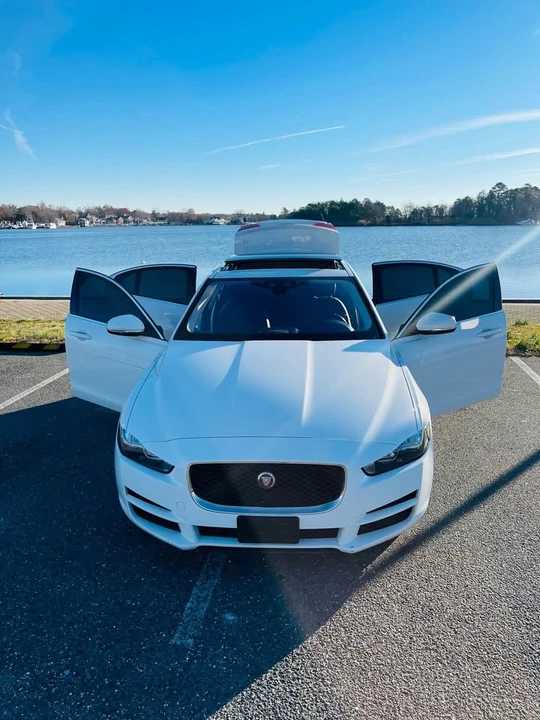 2019 Jaguar XE - Image 6 of 20