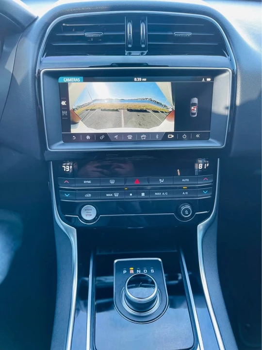 2019 Jaguar XE - Image 12 of 20