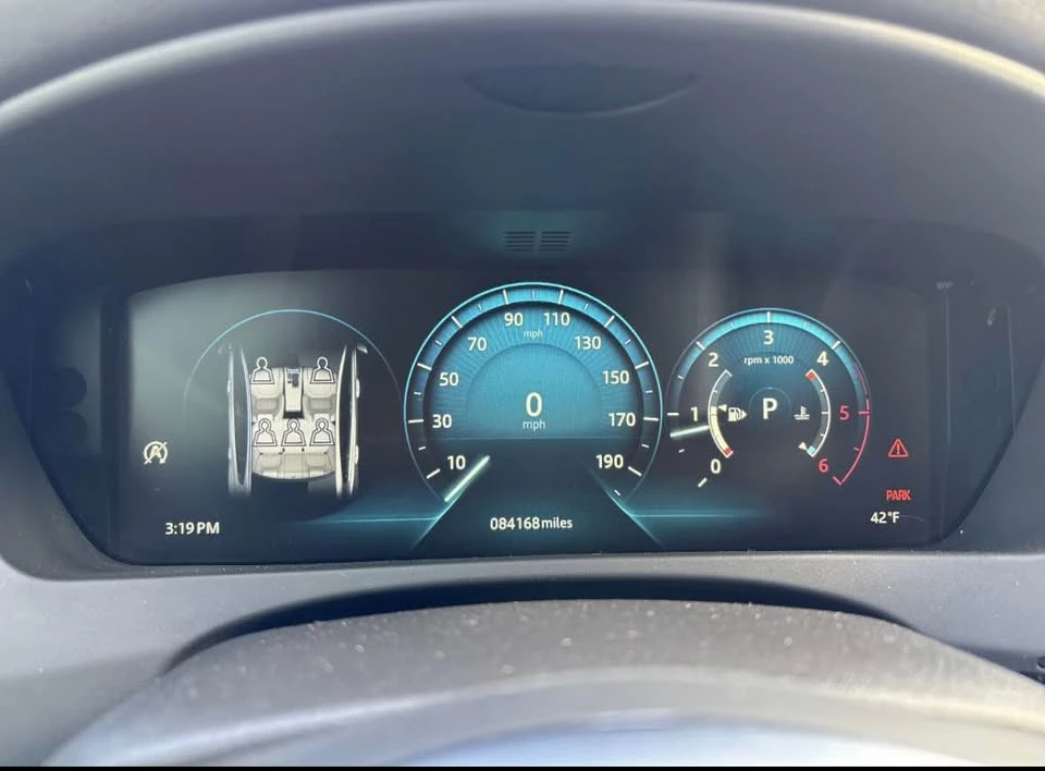 2019 Jaguar XE - Image 5 of 7
