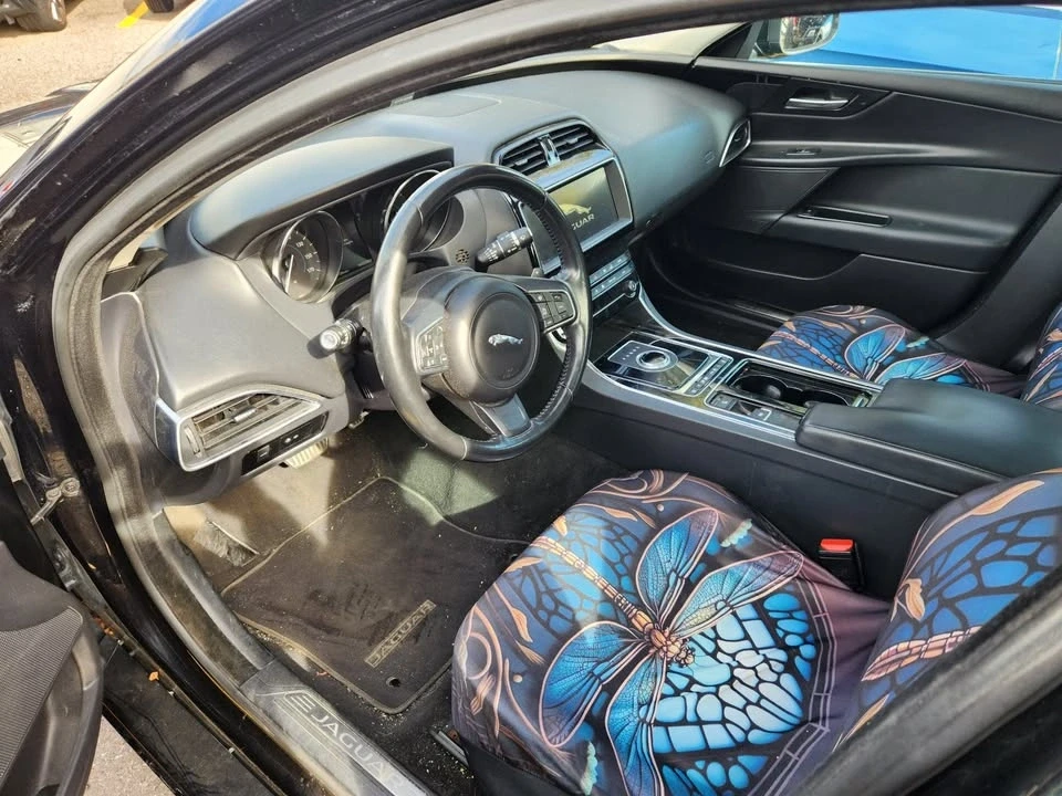 2019 Jaguar XE - Image 4 of 6