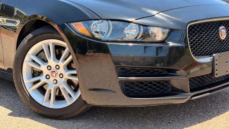 2019 Jaguar XE - Image 6 of 20