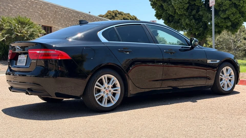 2019 Jaguar XE - Image 2 of 20