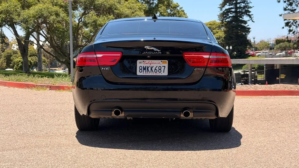 2019 Jaguar XE - Image 12 of 20