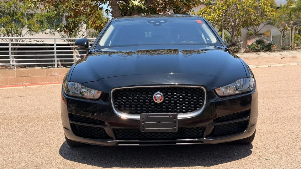 2019 Jaguar XE - Image 13 of 20