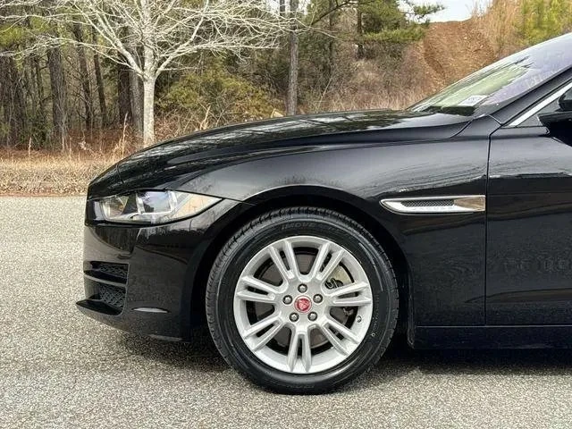 2019 Jaguar XE - Image 19 of 20