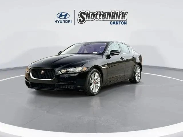 2019 Jaguar XE - Image 4 of 20