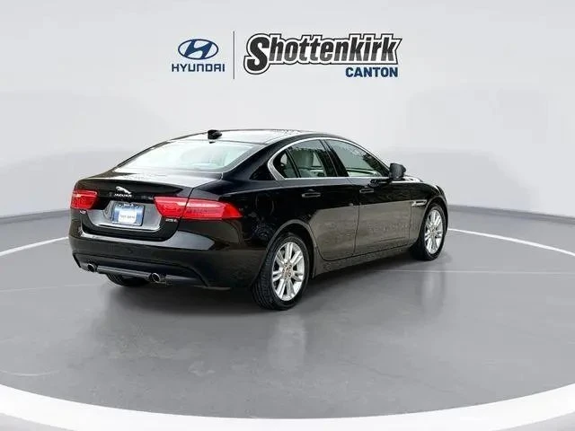 2019 Jaguar XE - Image 8 of 20