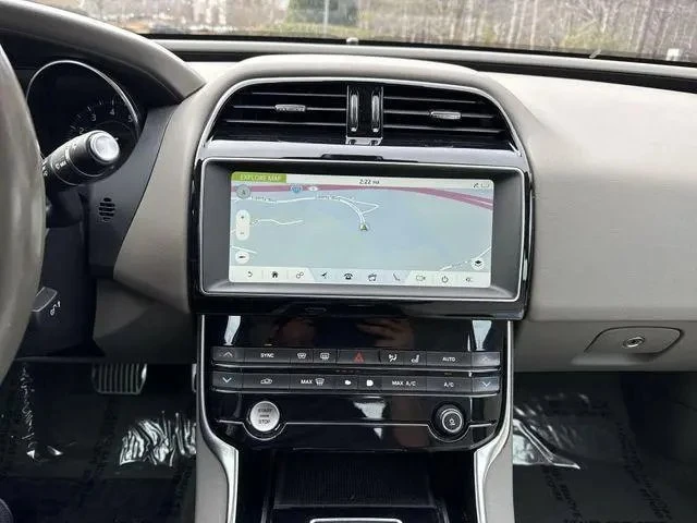 2019 Jaguar XE - Image 20 of 20